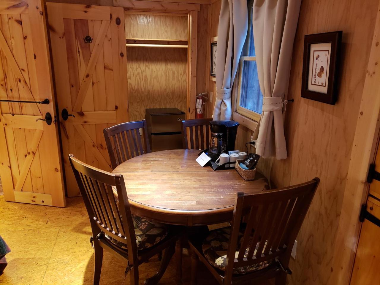 Riverside Campground & Cabins Big Sur Room photo